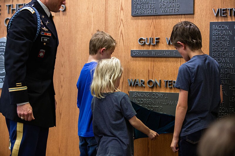 memorial unveiling800.jpg