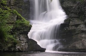 Fulmer_Falls_Closeup_3000px (1).jpg