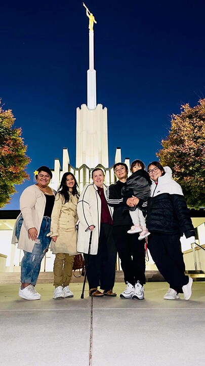 Ke Alaka'i team members at the Atlanta Georgia LDS temple.