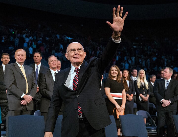 Elder Dallin H. Oaks