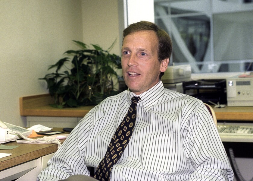 Jeffery Dyer 7049 26L.jpg