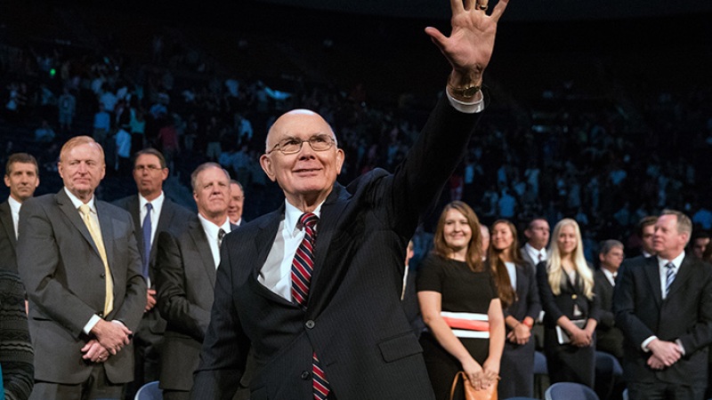 Elder Dallin H. Oaks